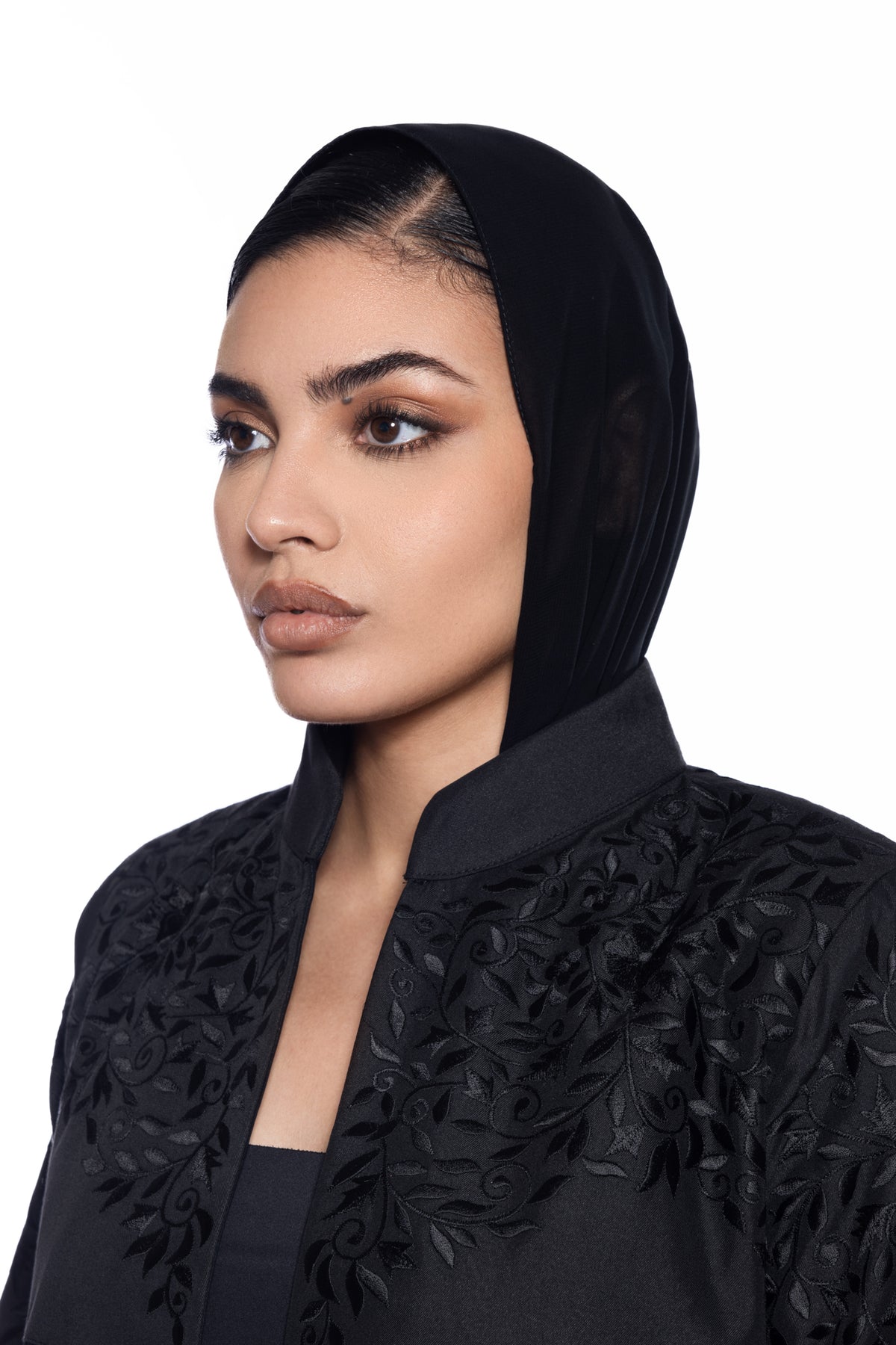 F015 black