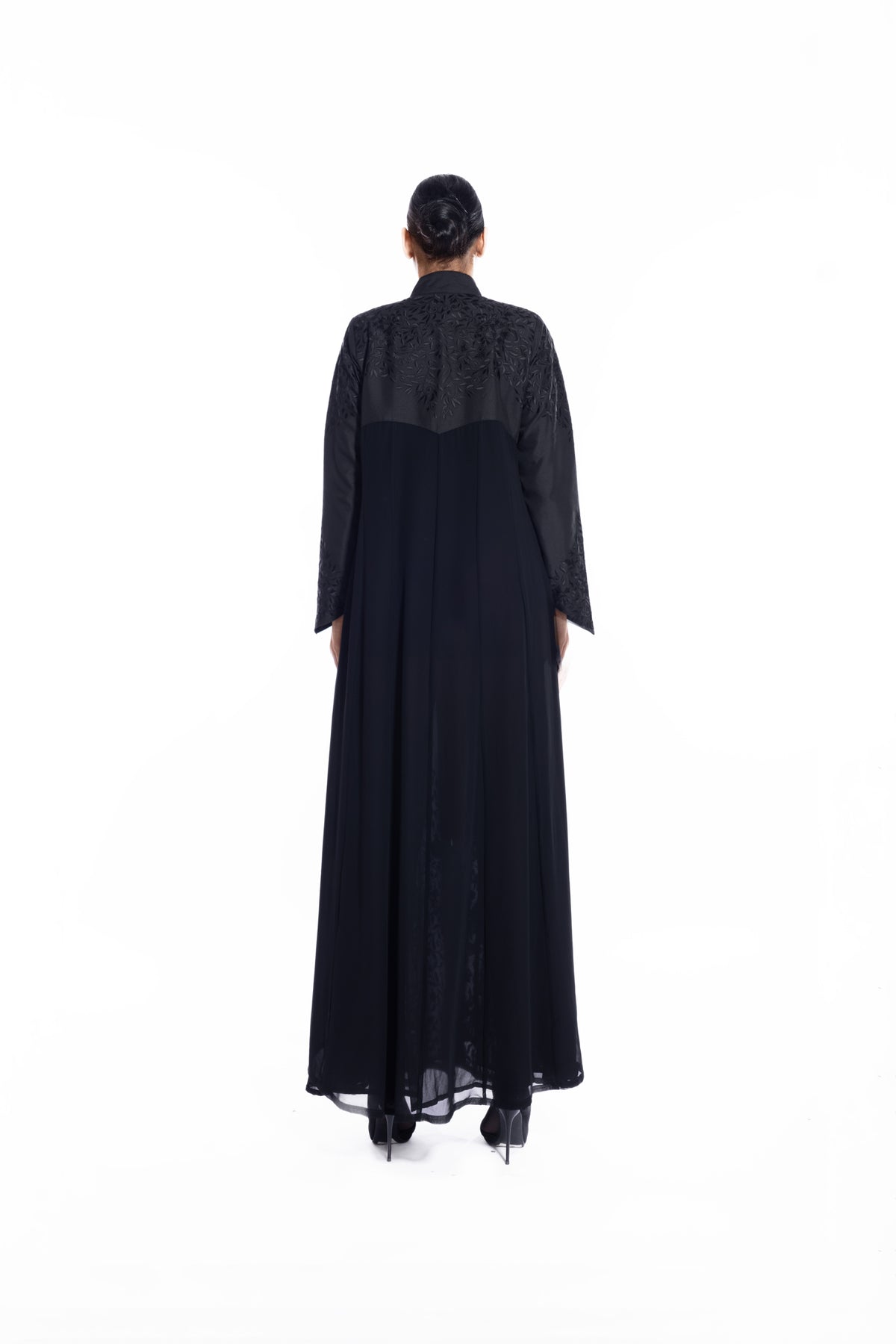 F015 black