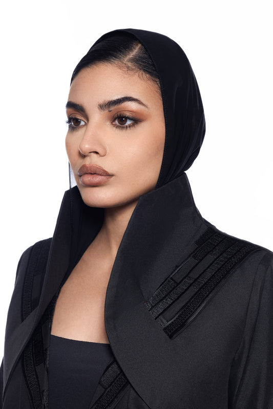 F016 black