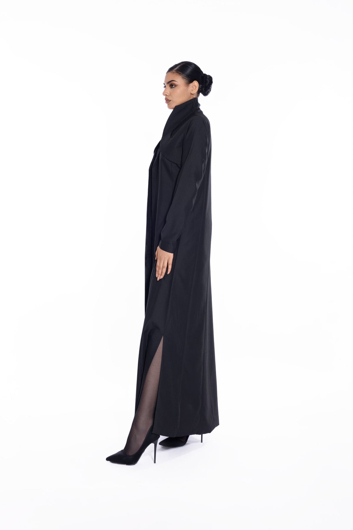 F016 black