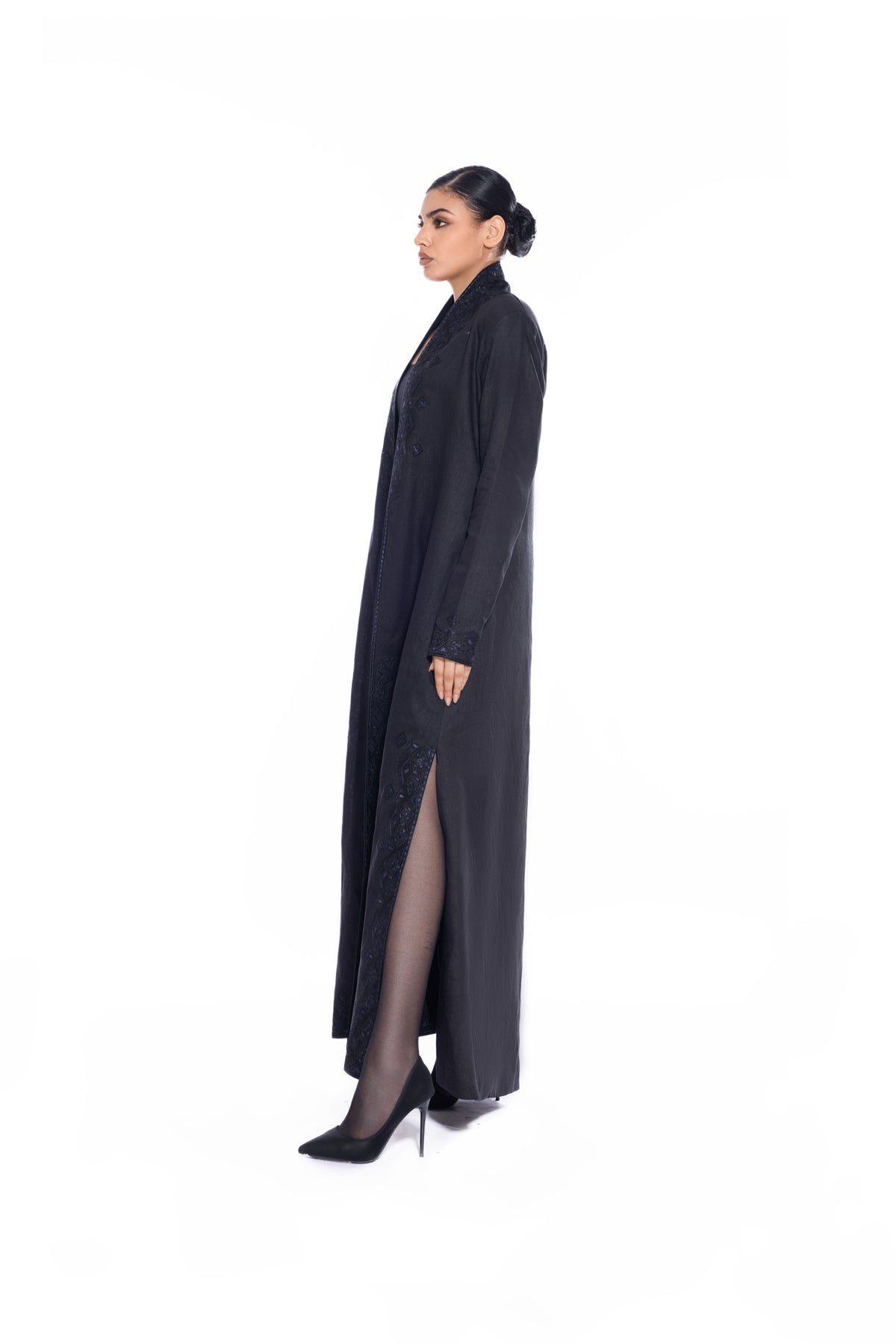 F023 black