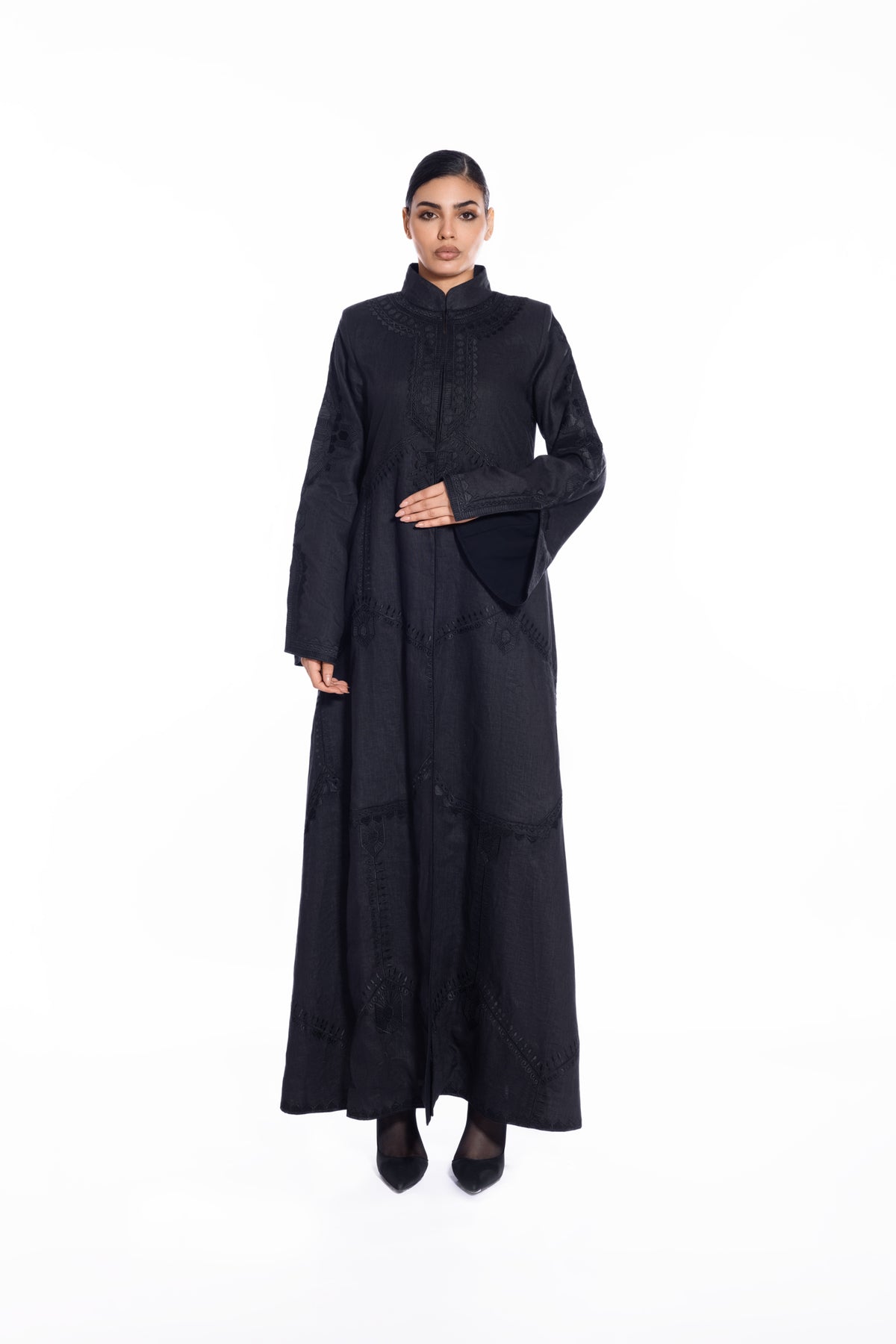 F011 black