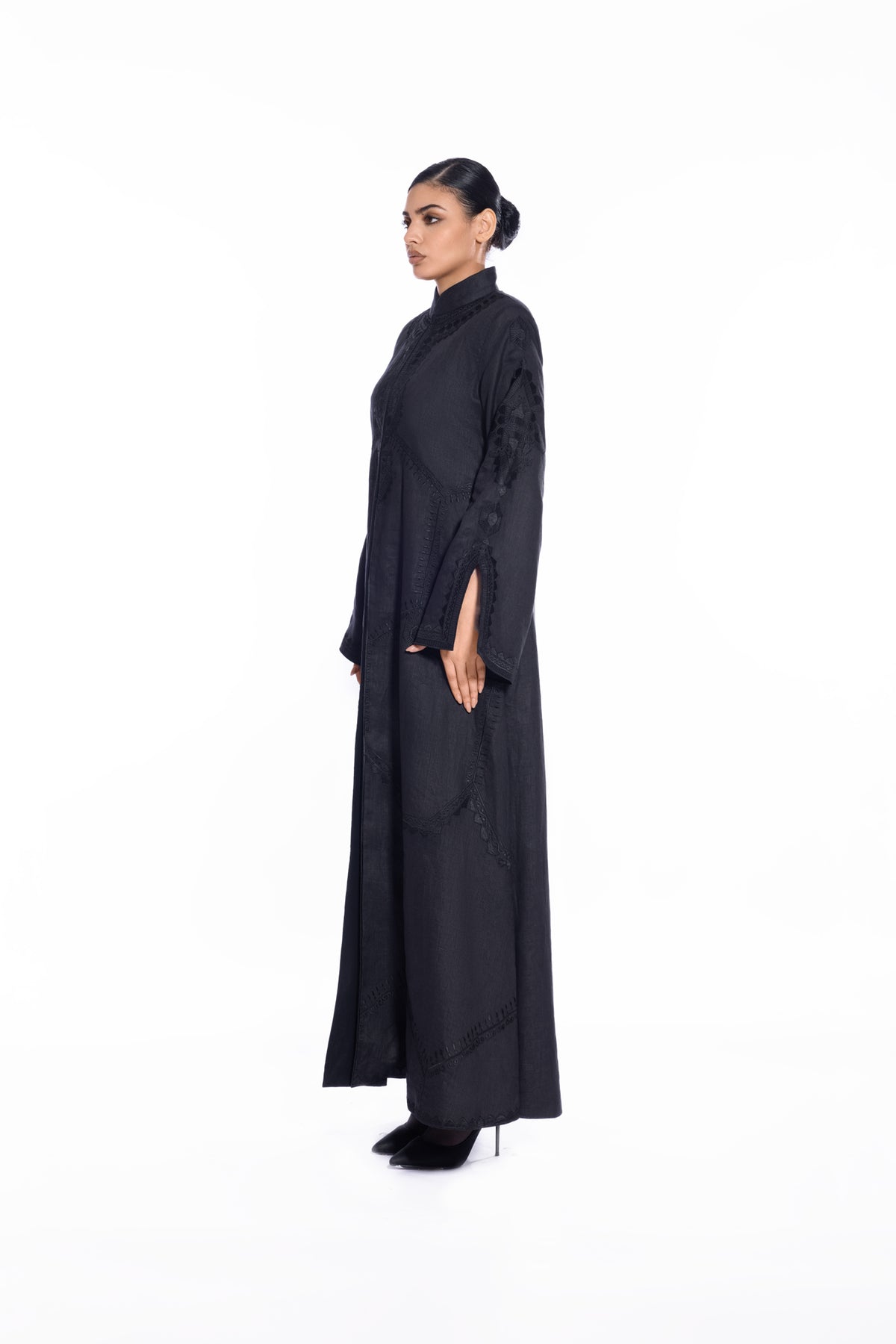 F011 black