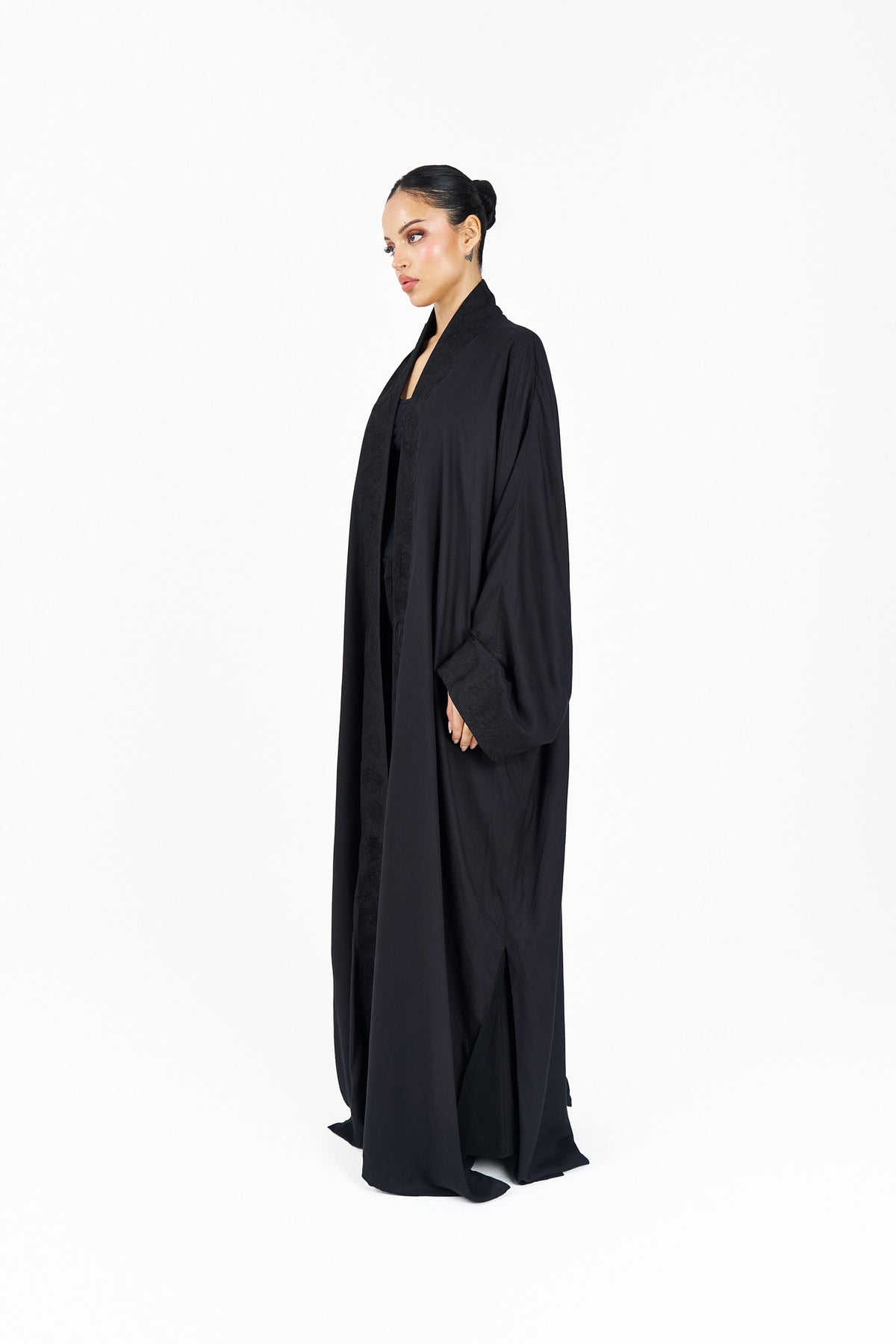 T039 black