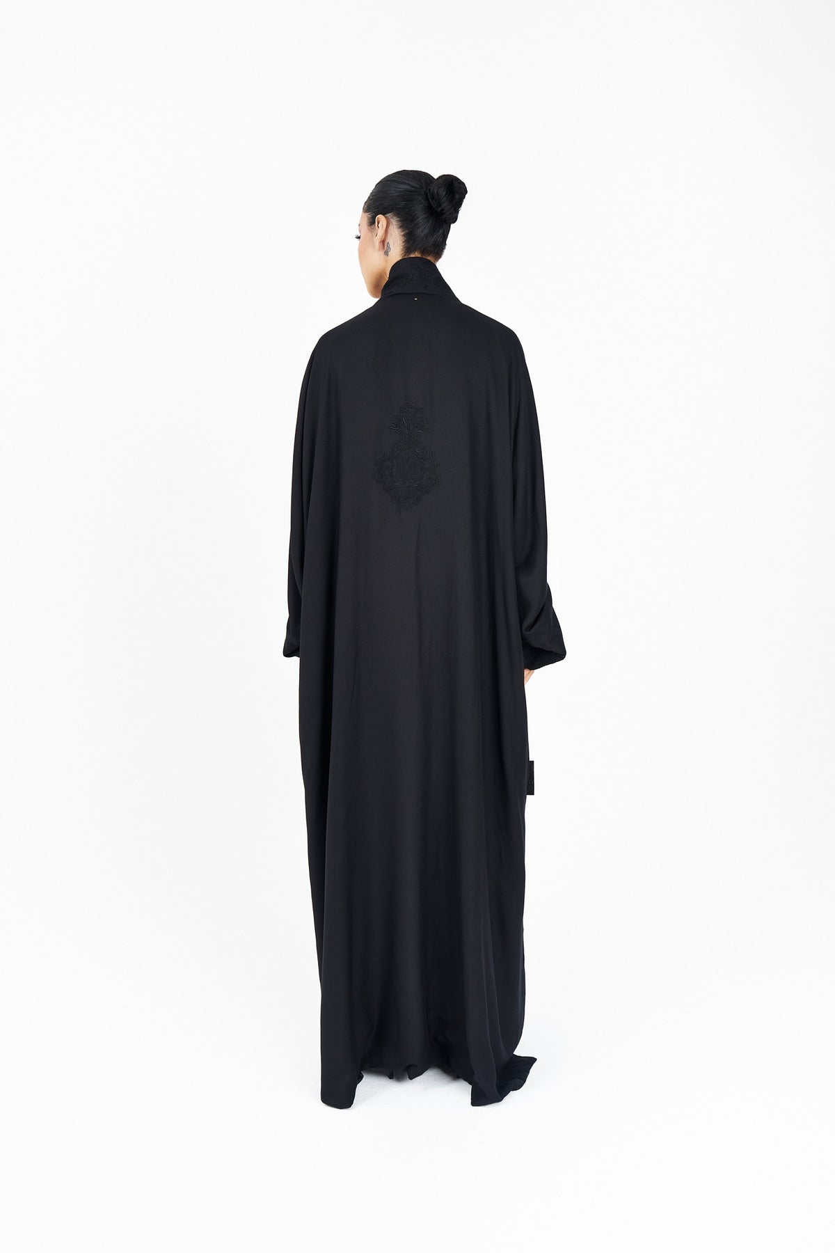 T039 black