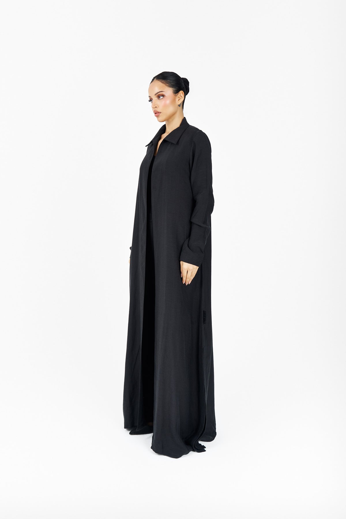 T016 black