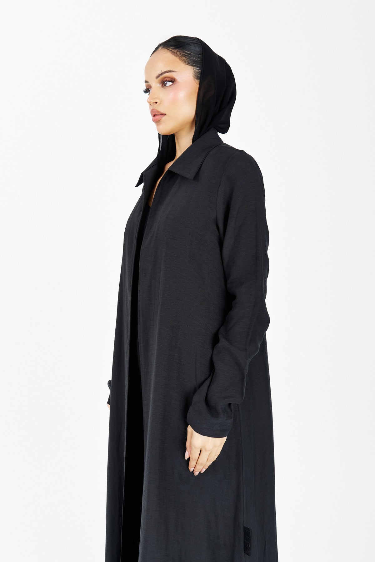 T016 black