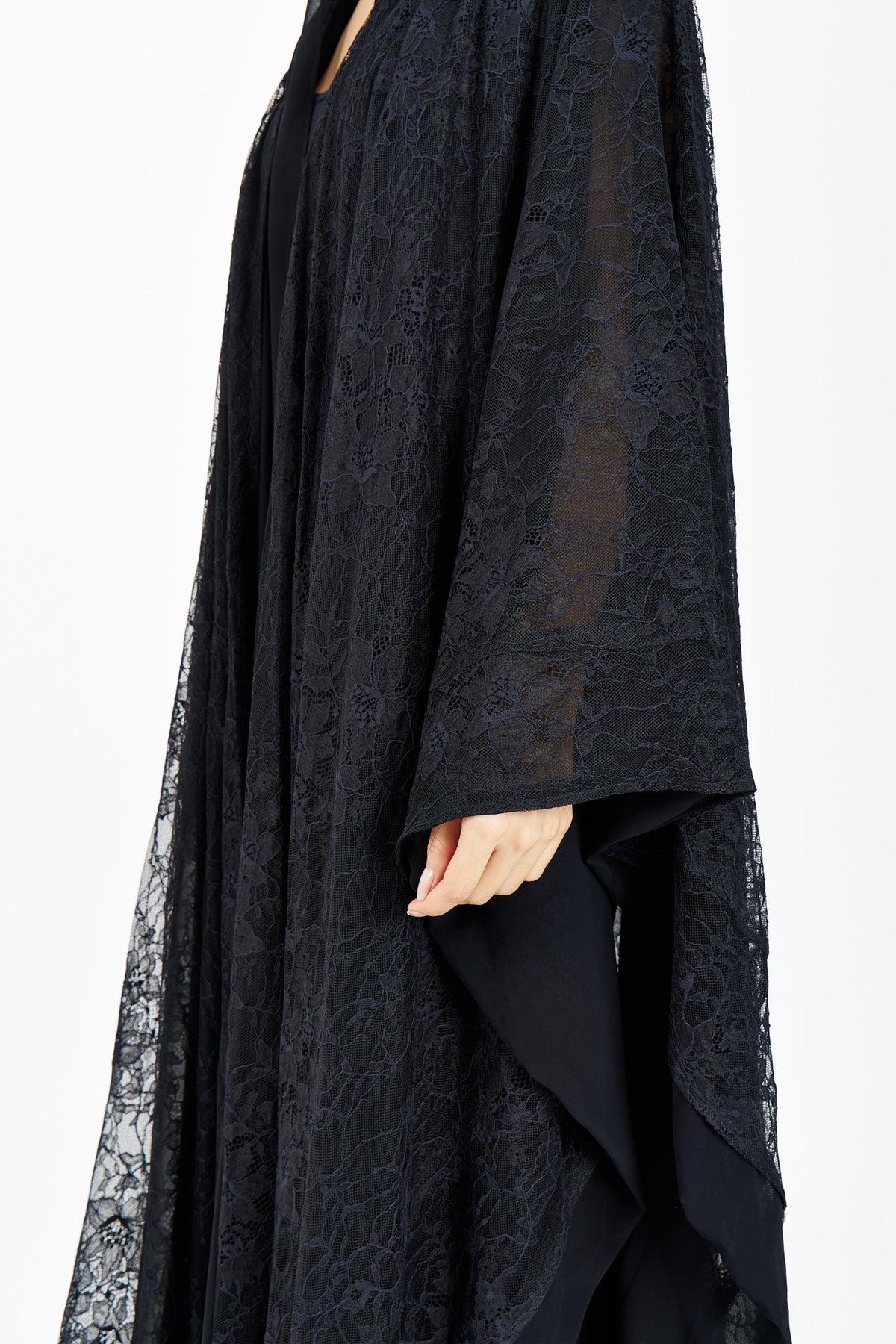 T037 black
