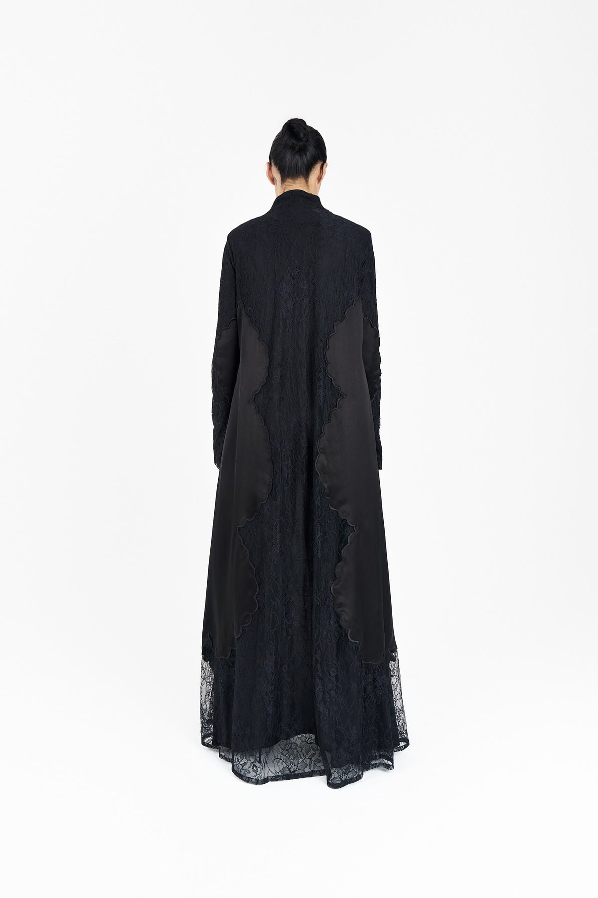 T008 black
