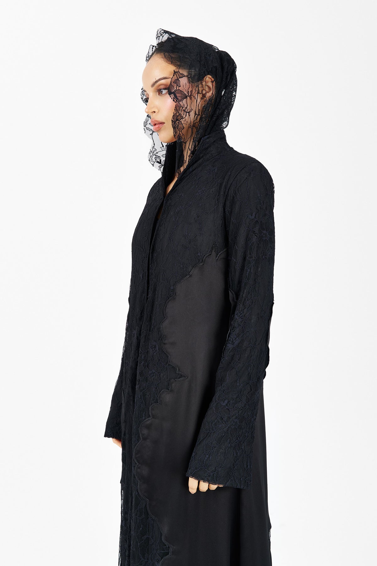 T008 black