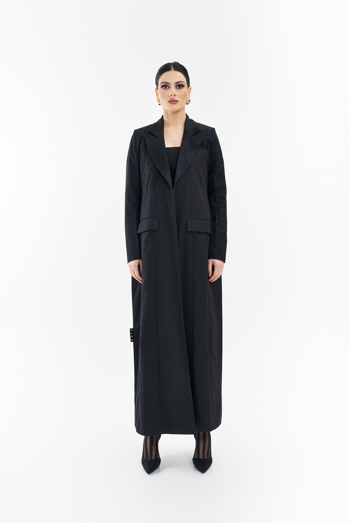 #015 Black