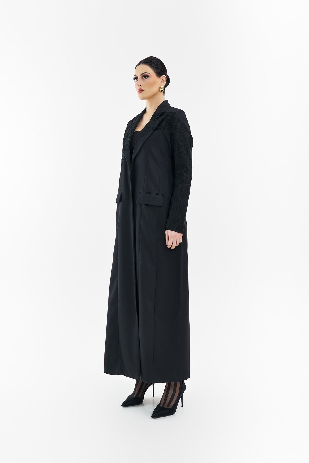 #015 Black
