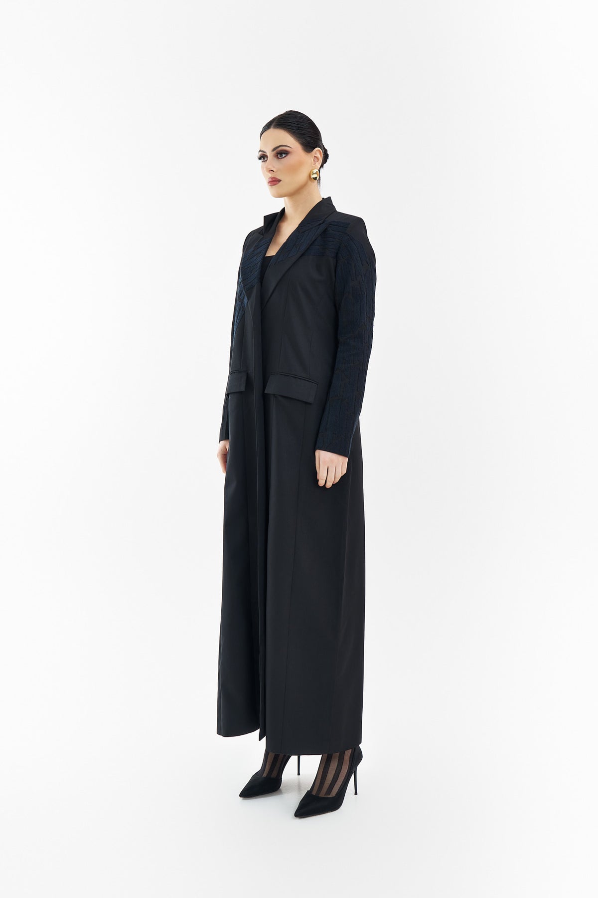 #015 Black