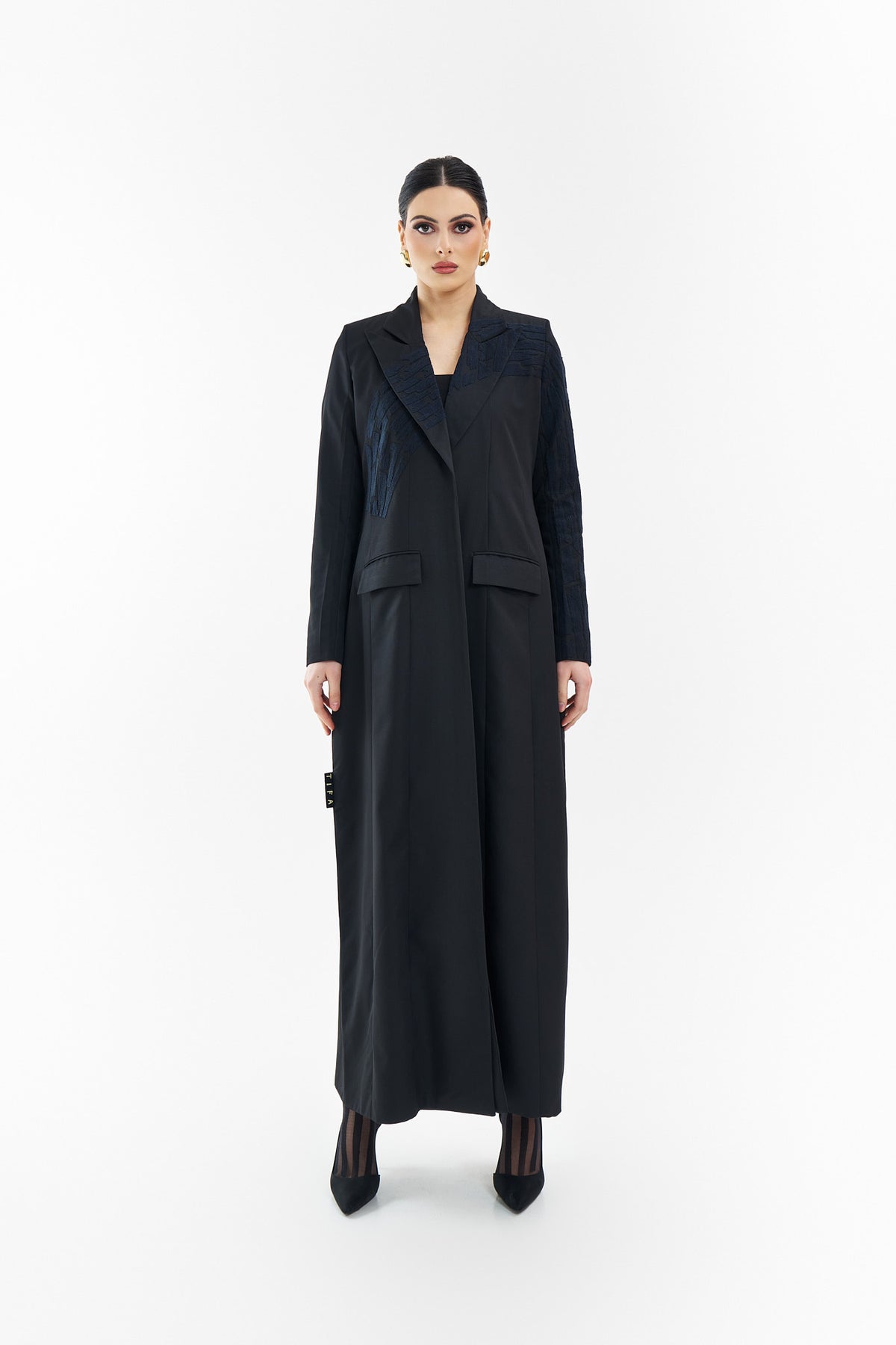 #015 Black