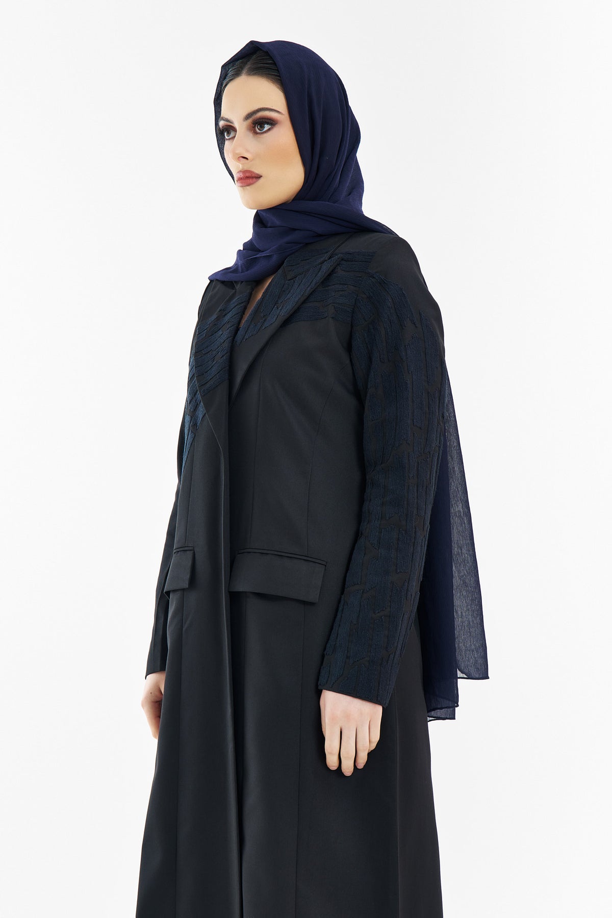 #015 Black